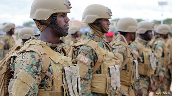 Somali military officers attend a training programme at their base in Mogadishu, November 1, 2017. (Photo: REUTERS/Feisal Omar)