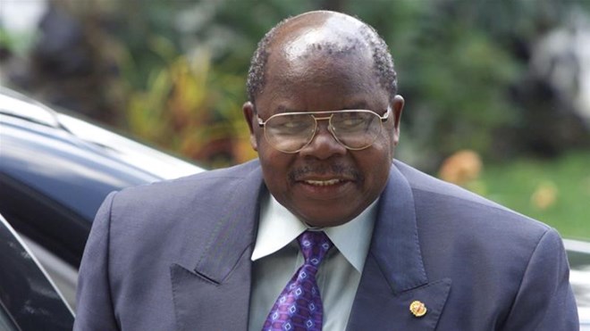 Benjamin Mkapa during Burundi peace talks in Arusha, Tanzania on February 26, 2001 [File: Mike Hutchings/Reuters]